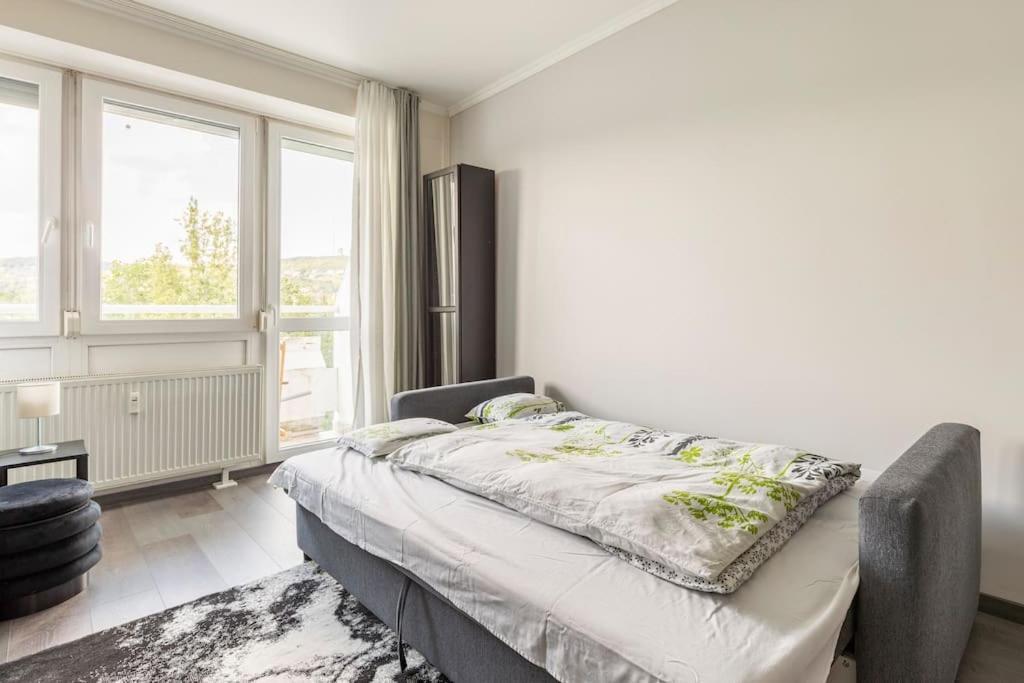 Lovely 1 Bedroom Flat - Gazdagret Apartamento Budapeste