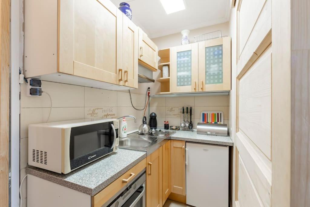 Lovely 1 Bedroom Flat - Gazdagret Appartement Boedapest